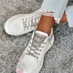 Trampki z cyrkoniami Madam Show Must Go On białe