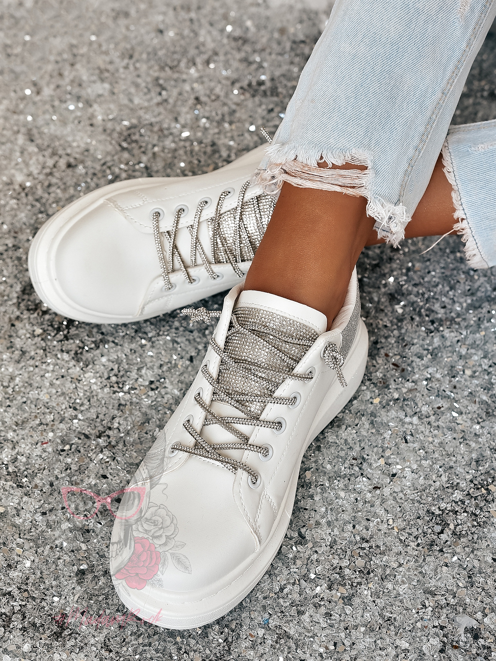 Trampki z cyrkoniami Madam Show Must Go On białe Trampki z cyrkoniami Madam Show Must Go On białe