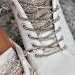 Trampki z cyrkoniami Madam Show Must Go On białe