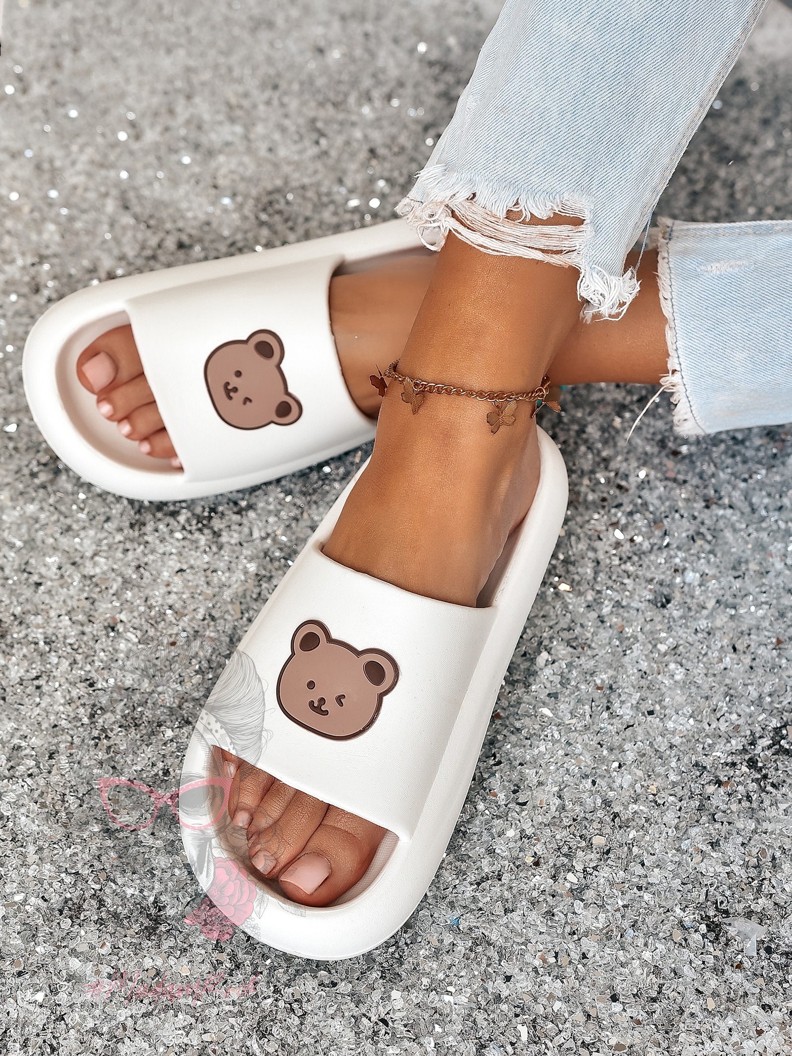 Klapki z misiem Madam Mibi białe