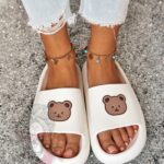 Klapki z misiem Madam Mibi białe