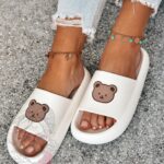 Klapki z misiem Madam Mibi białe