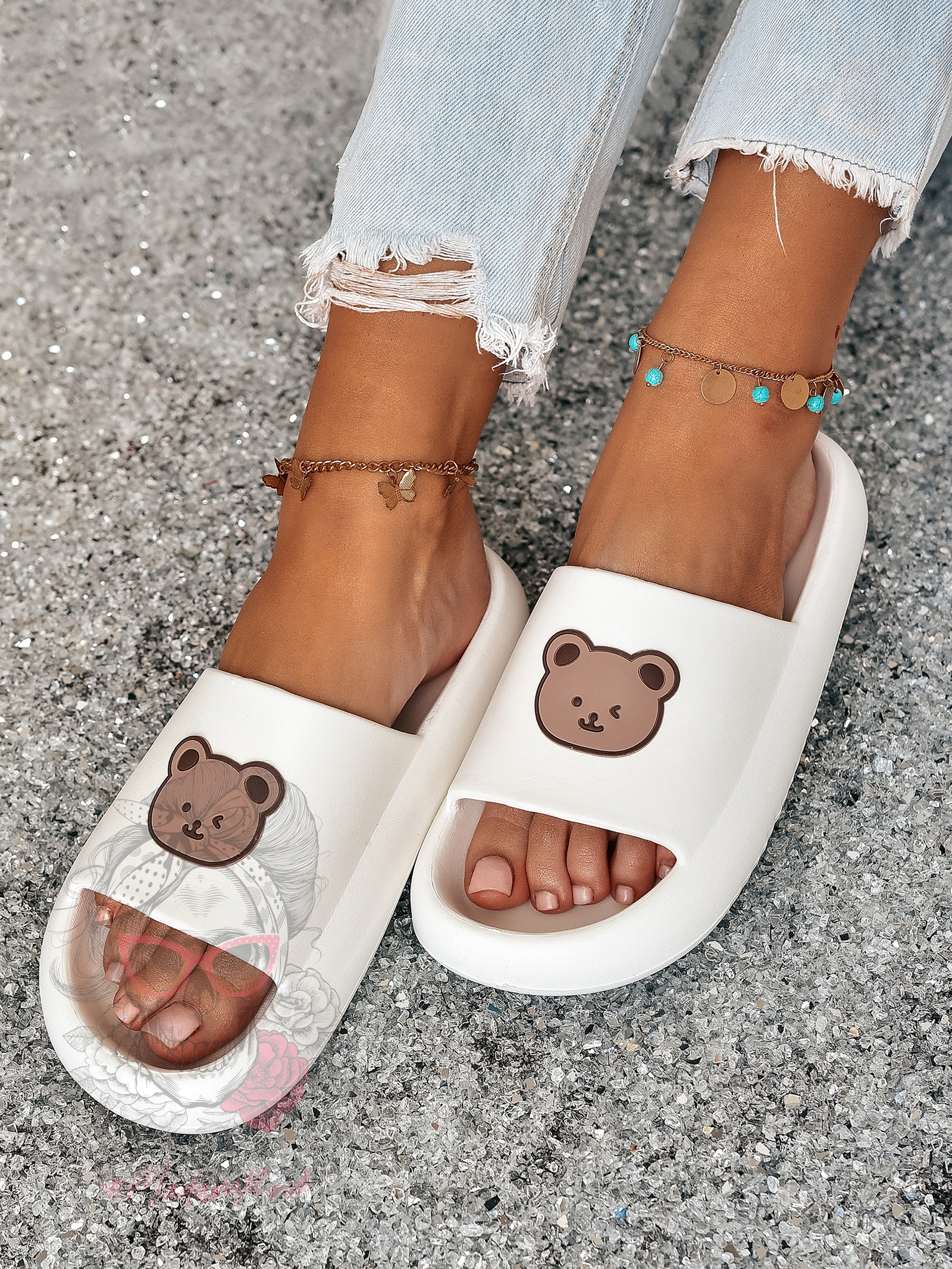 Klapki z misiem Madam Mibi białe