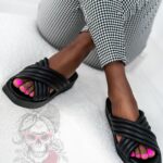 Klapki na platformie Madam Iksi czarne