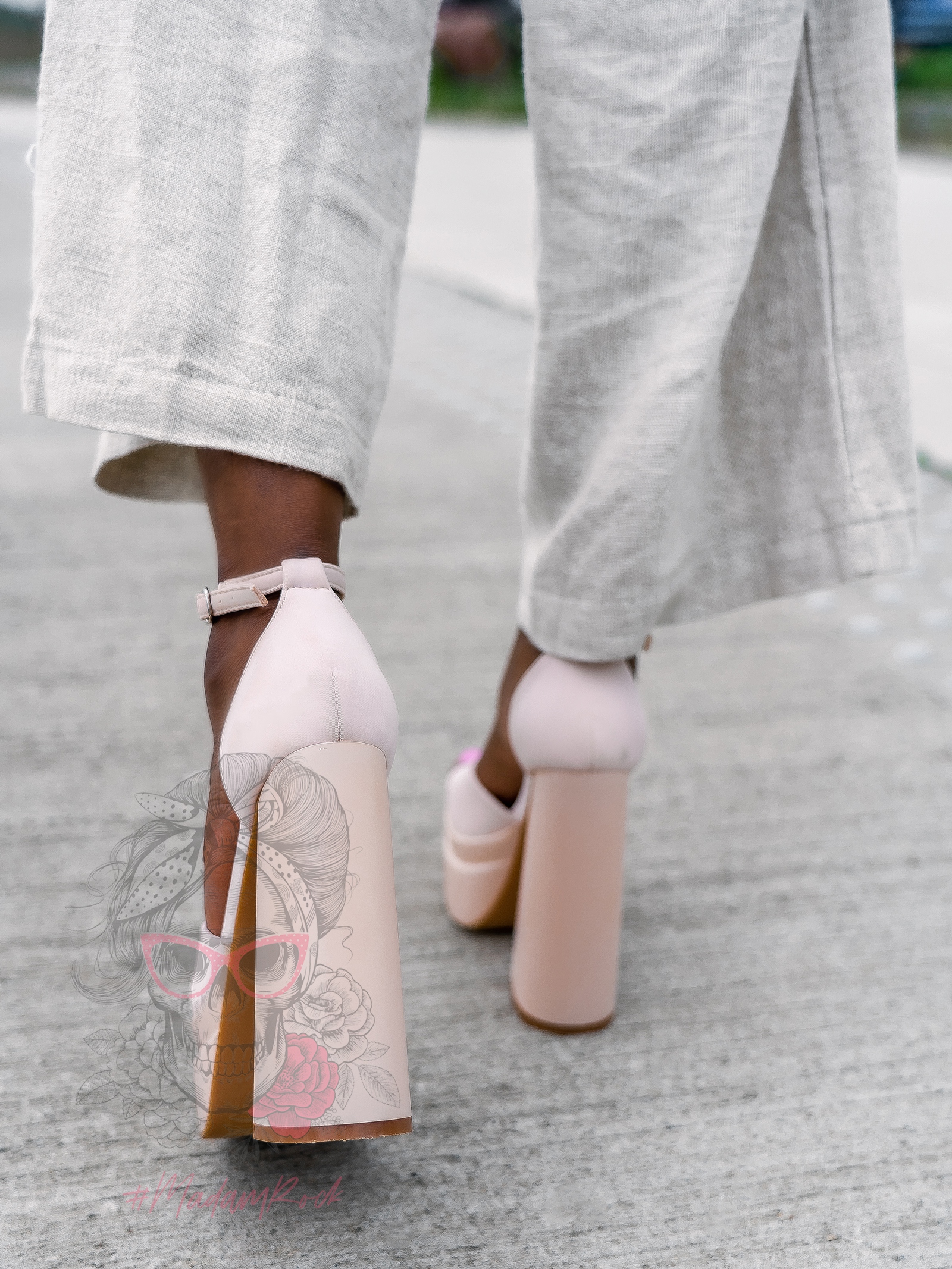 Sandały na słupku Madam Kourtney beżowe