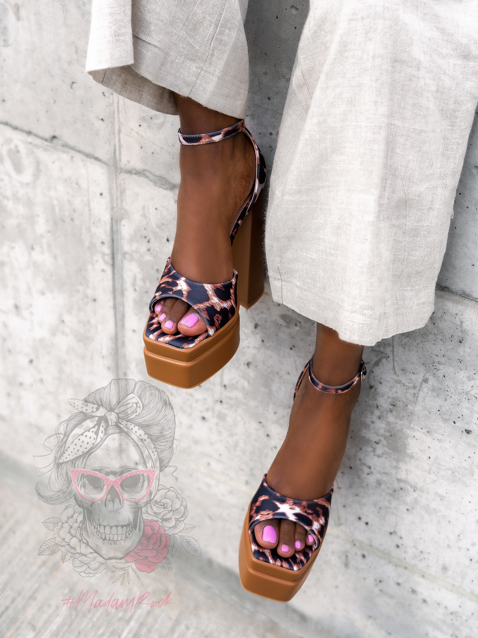 Sandały na słupku Madam Kourtney brązowe w panterkę