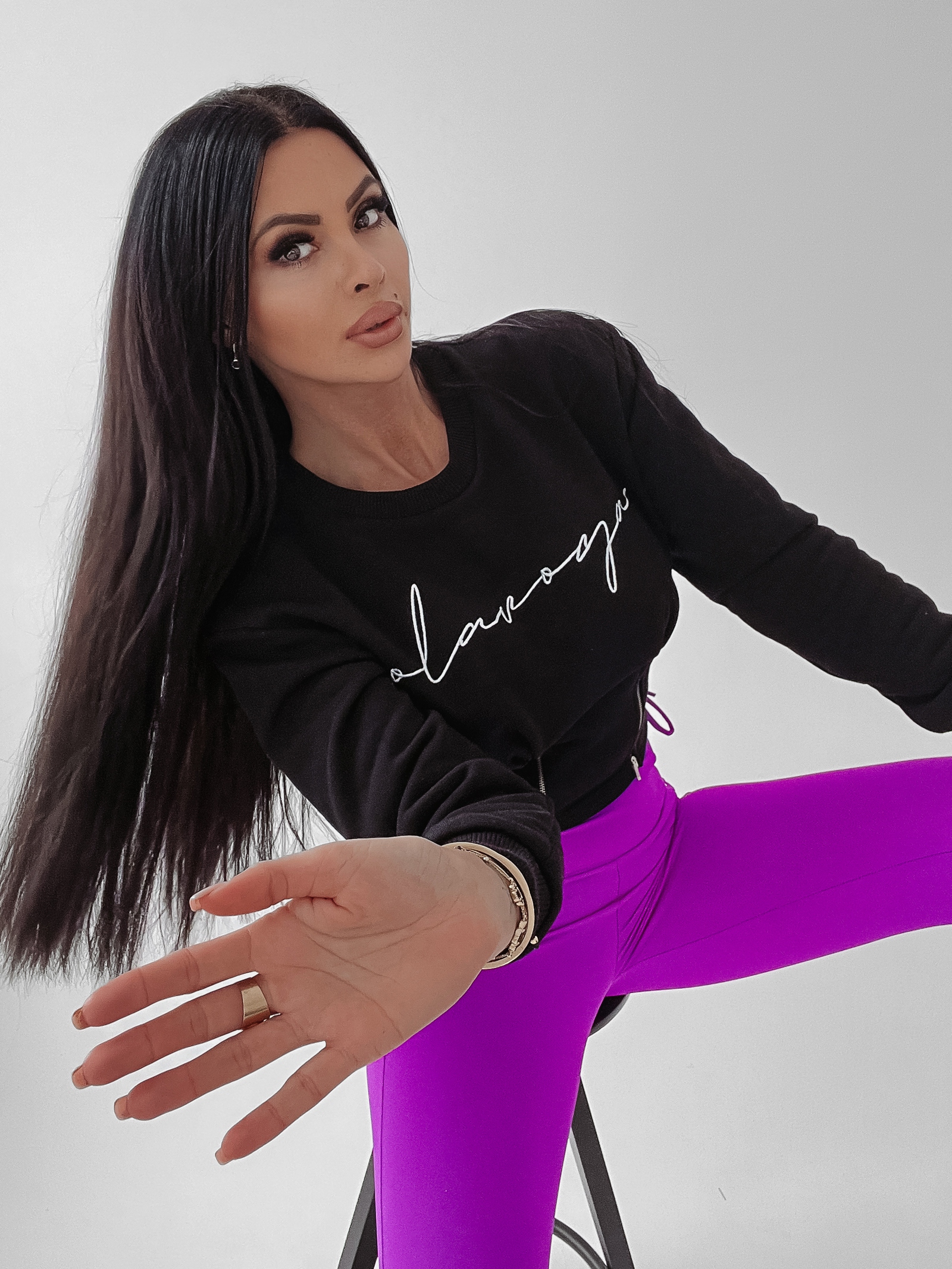 Bluza krótka Aggie Ola Voga czarna