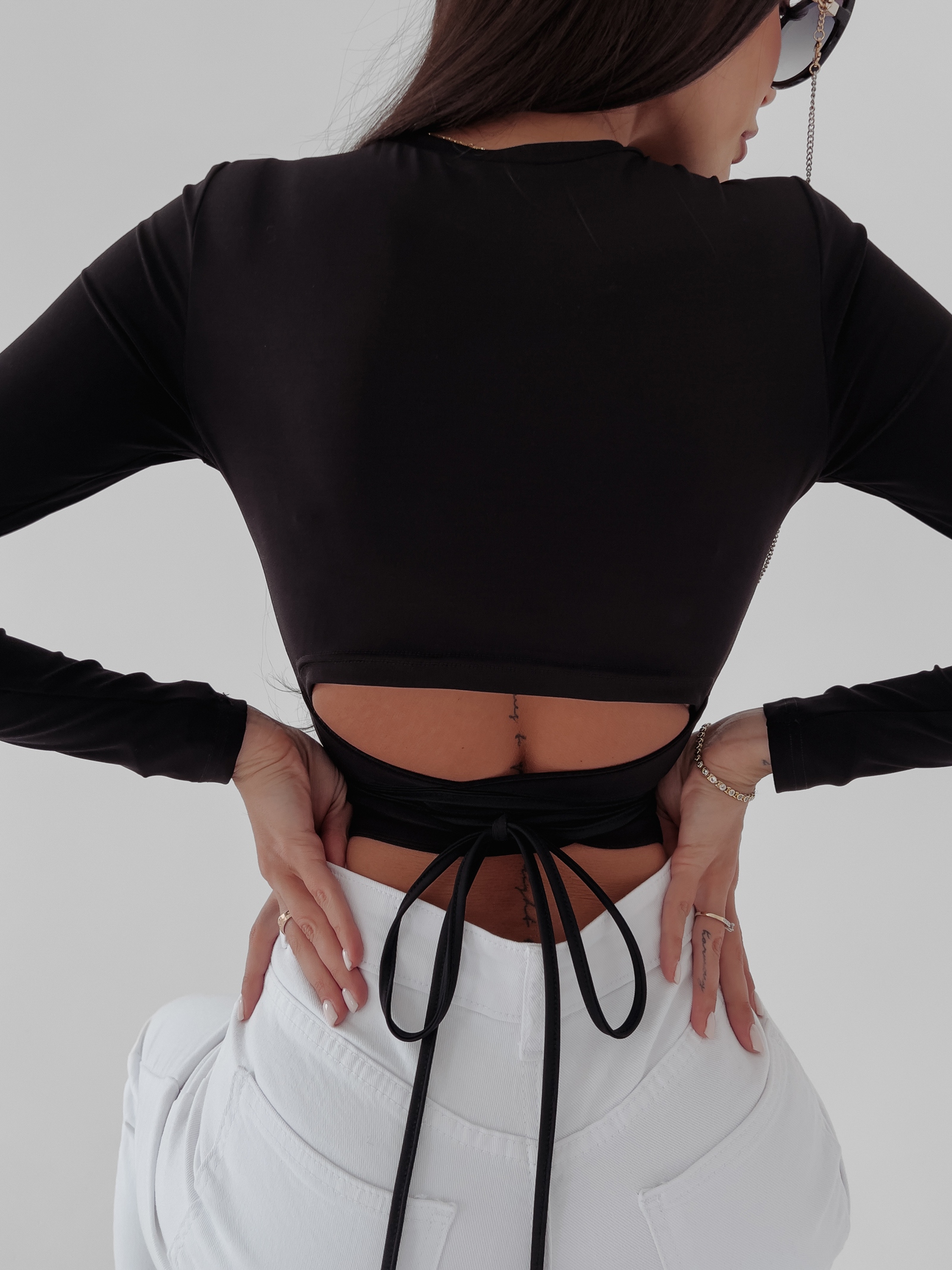 Bluzka z wiązaniem Frances Ola Voga czarna