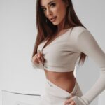 Komplet dopasowany Lunya Ola Voga beżowy