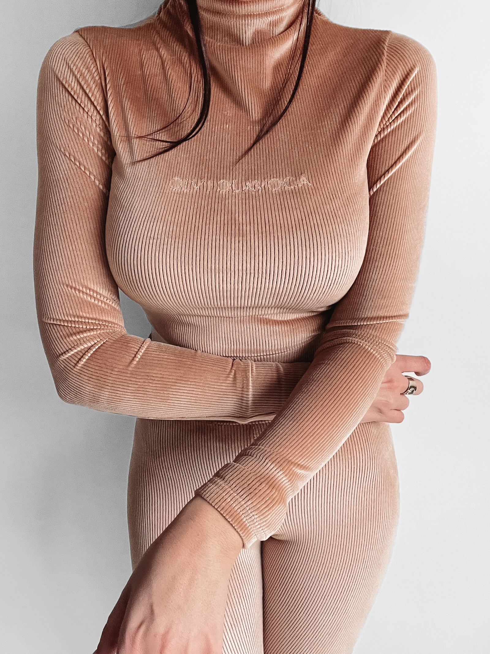 Komplet welurowy Anaya Ola Voga camel