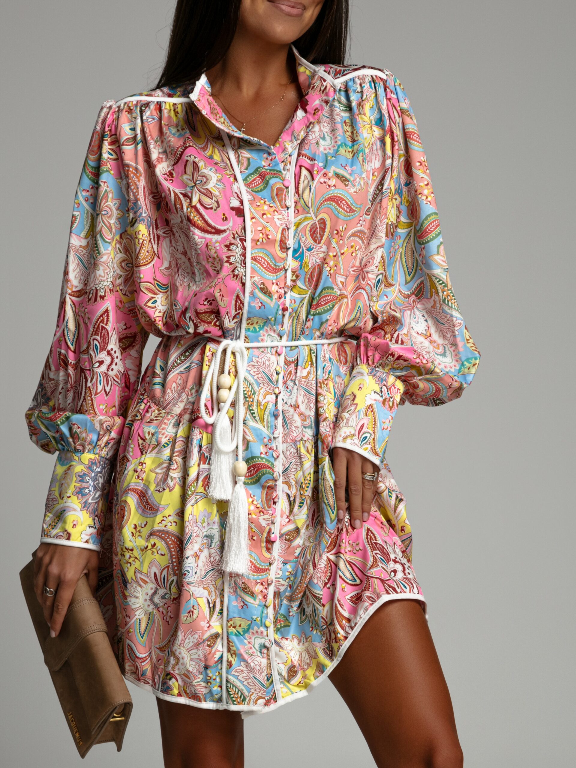 Sukienka koszulowa Caily pastelowo- różowa we wzory