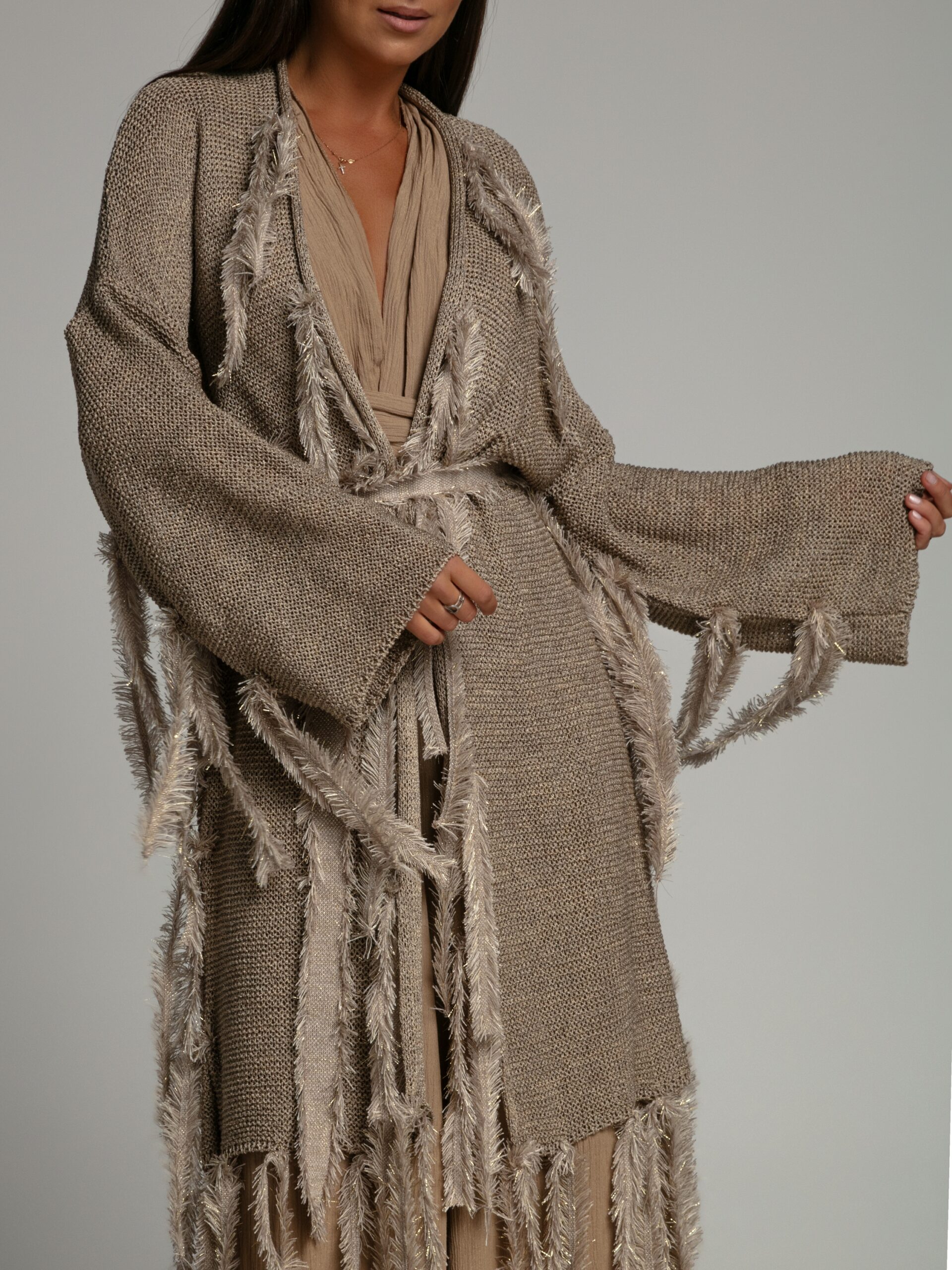 Sweter boho Ale Jazz taupe-złoty Sweter boho Ale Jazz taupe-złoty