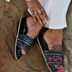 Klapki z cyrkoniami Rock Bandit czarne