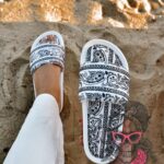 Klapki z cyrkoniami Rock Bandit białe