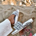 Klapki z cyrkoniami Rock Bandit białe