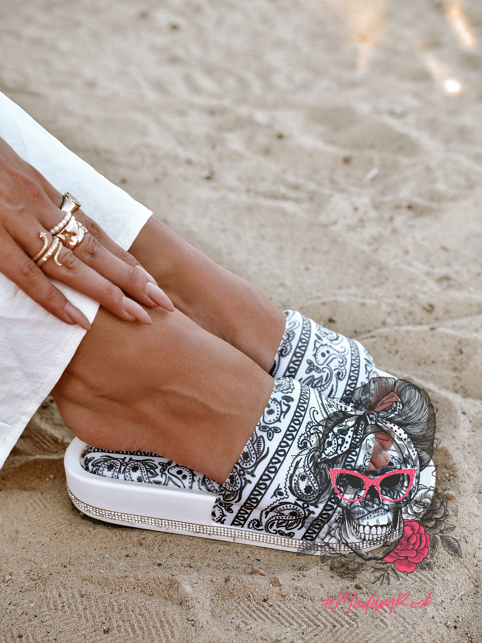 Klapki z cyrkoniami Rock Bandit białe