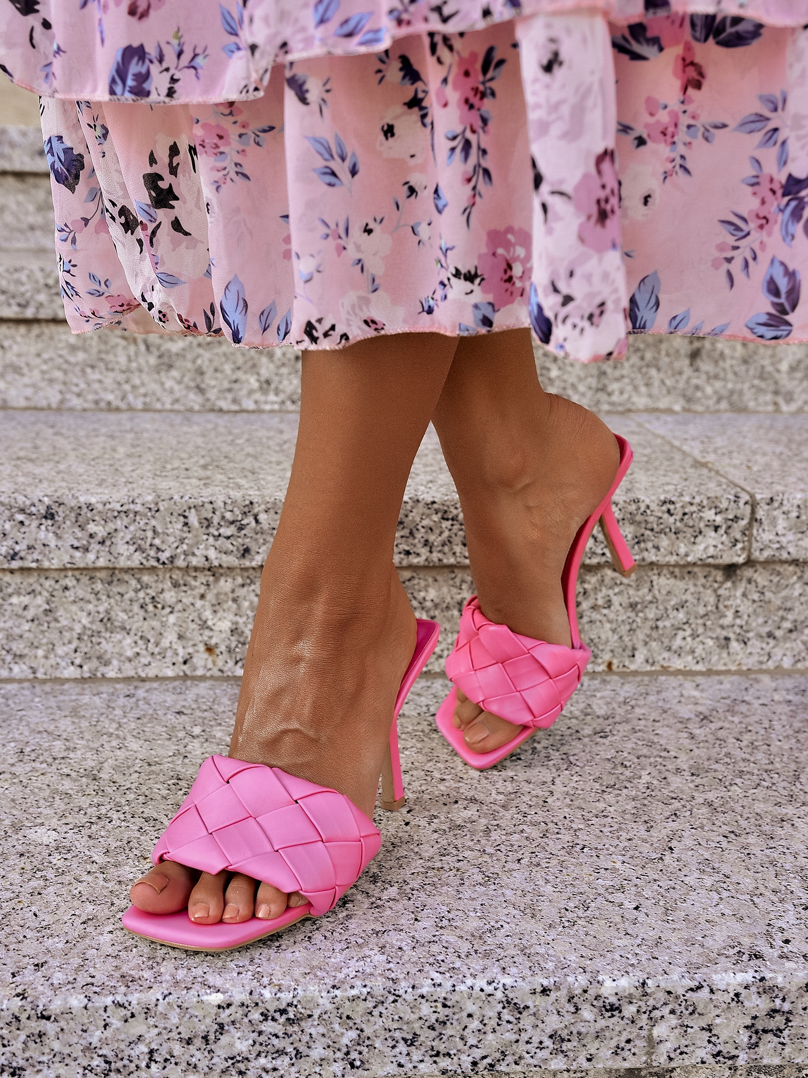 Klapki plecione na szpilce Madam Veneto różowe