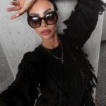 Sweter bawełniany z frędzlami LAREN OLAVOGA czarny