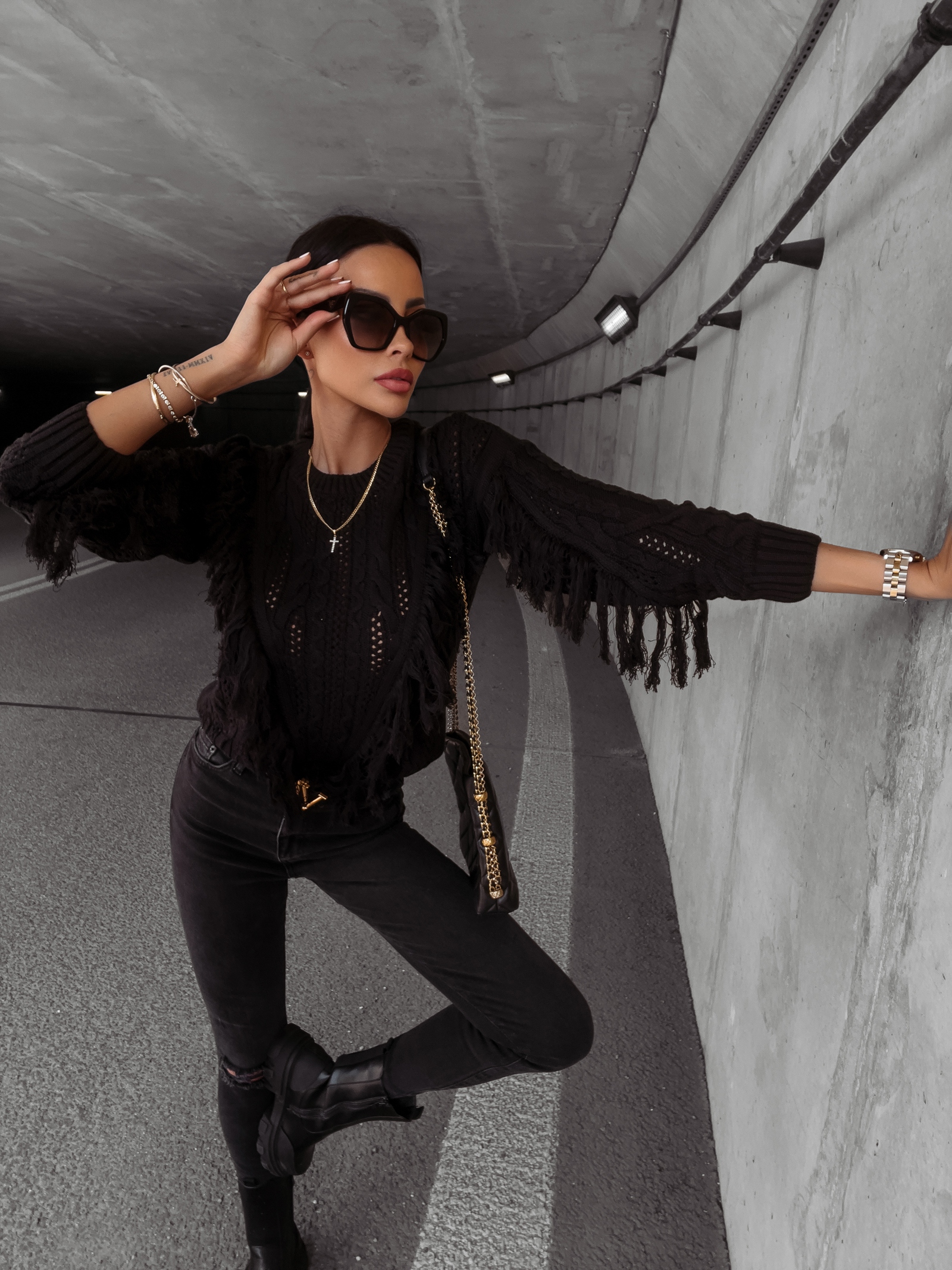 Sweter bawełniany z frędzlami LAREN OLAVOGA czarny