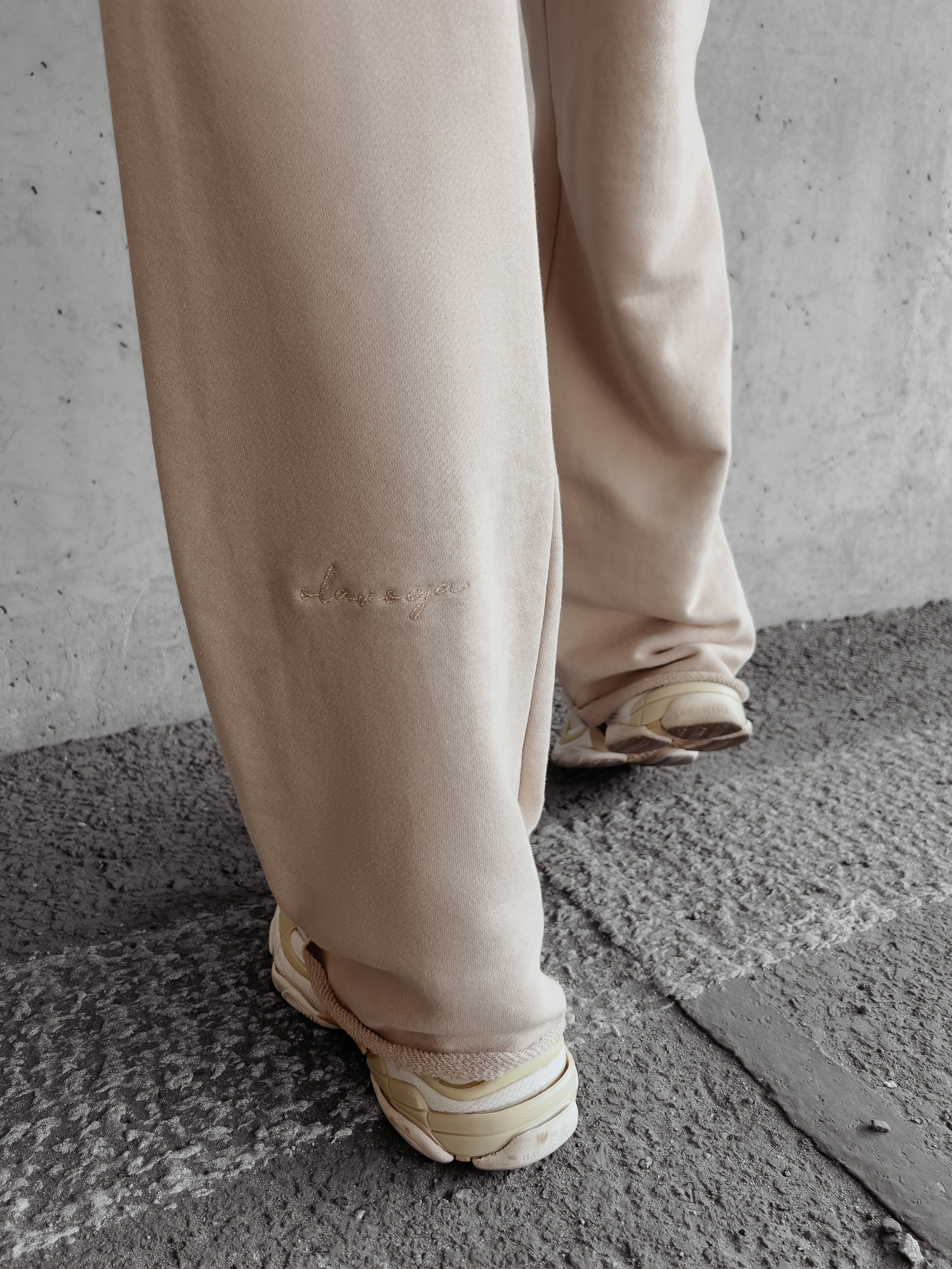 Spodnie dresowe bawełniane Cierra Ola Voga beżowe