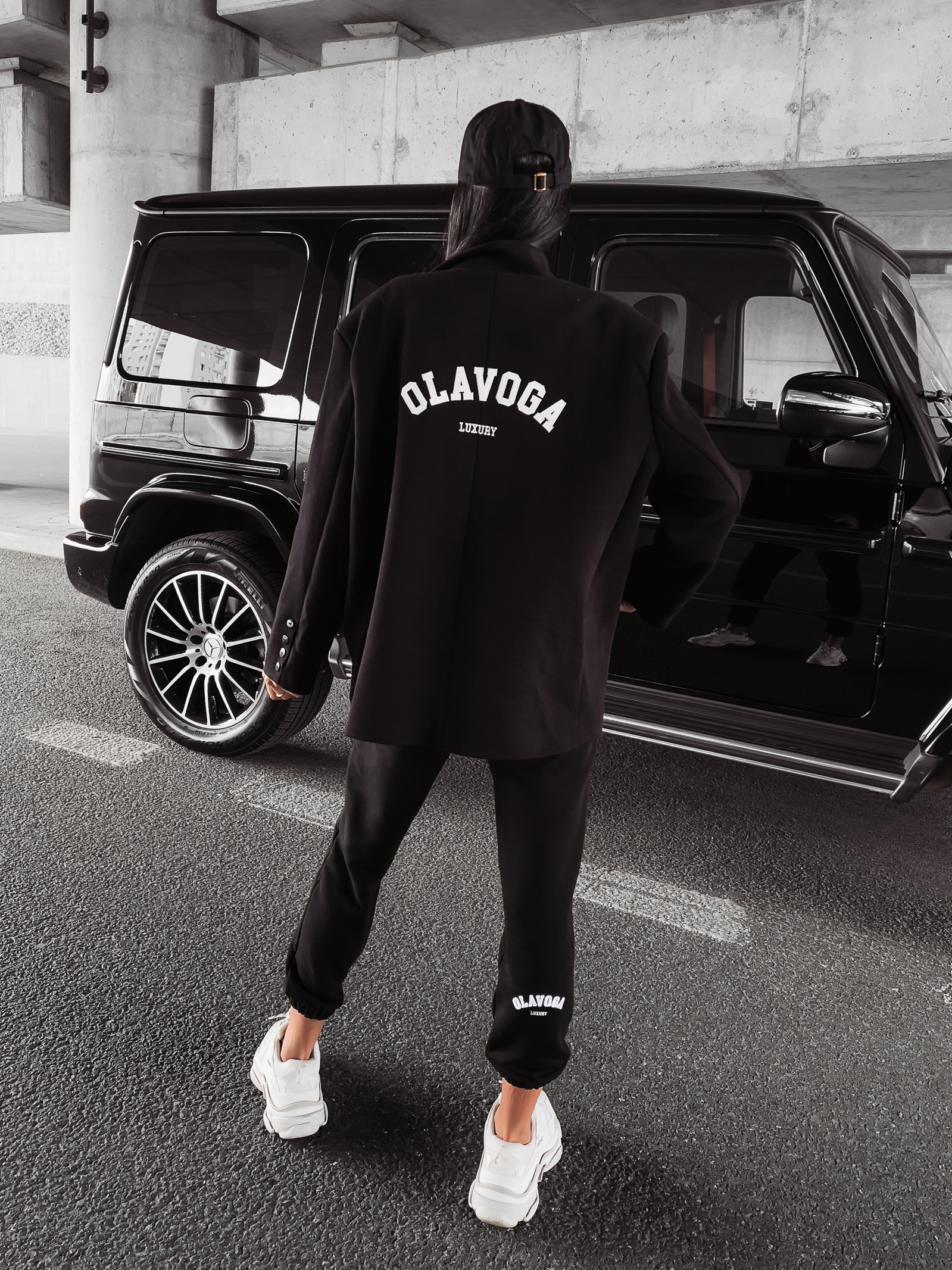 Spodnie bawełniane z haftem Brano Ola Voga czarne