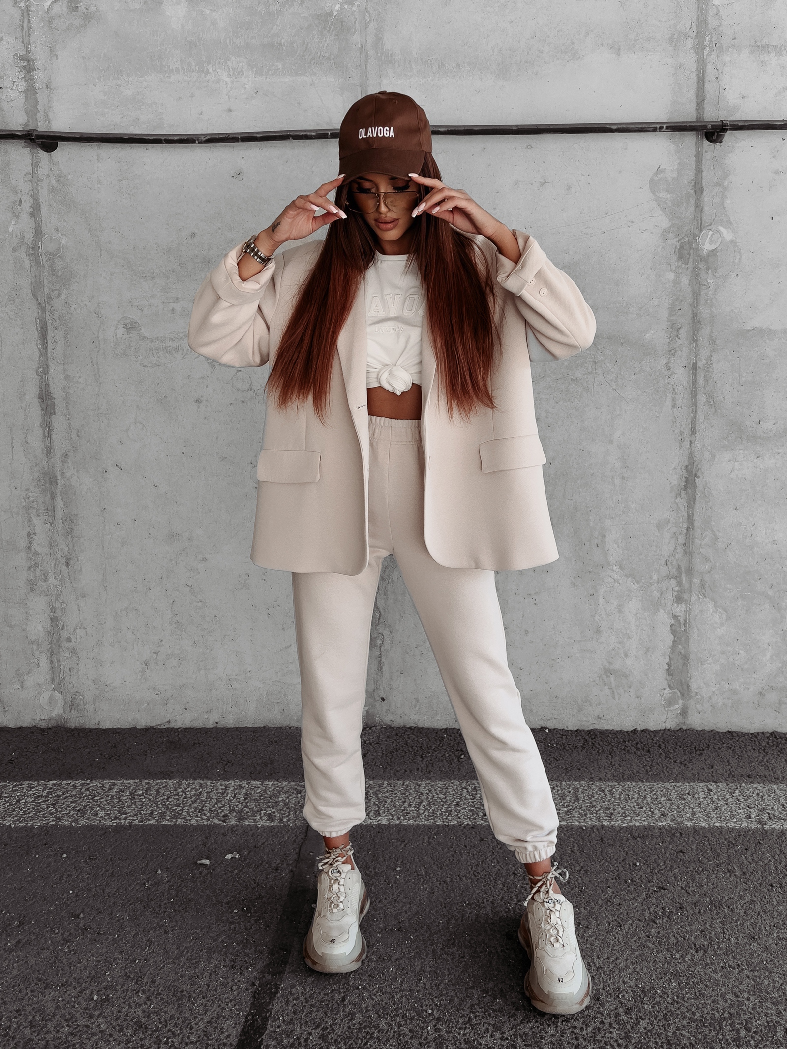 Spodnie bawełniane z haftem Brano Ola Voga beżowe