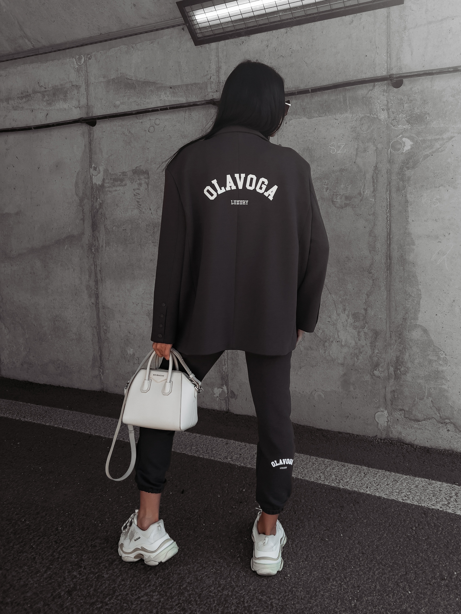 Spodnie bawełniane z haftem Brano Ola Voga grafitowe Spodnie bawełniane z haftem Brano Ola Voga grafitowe