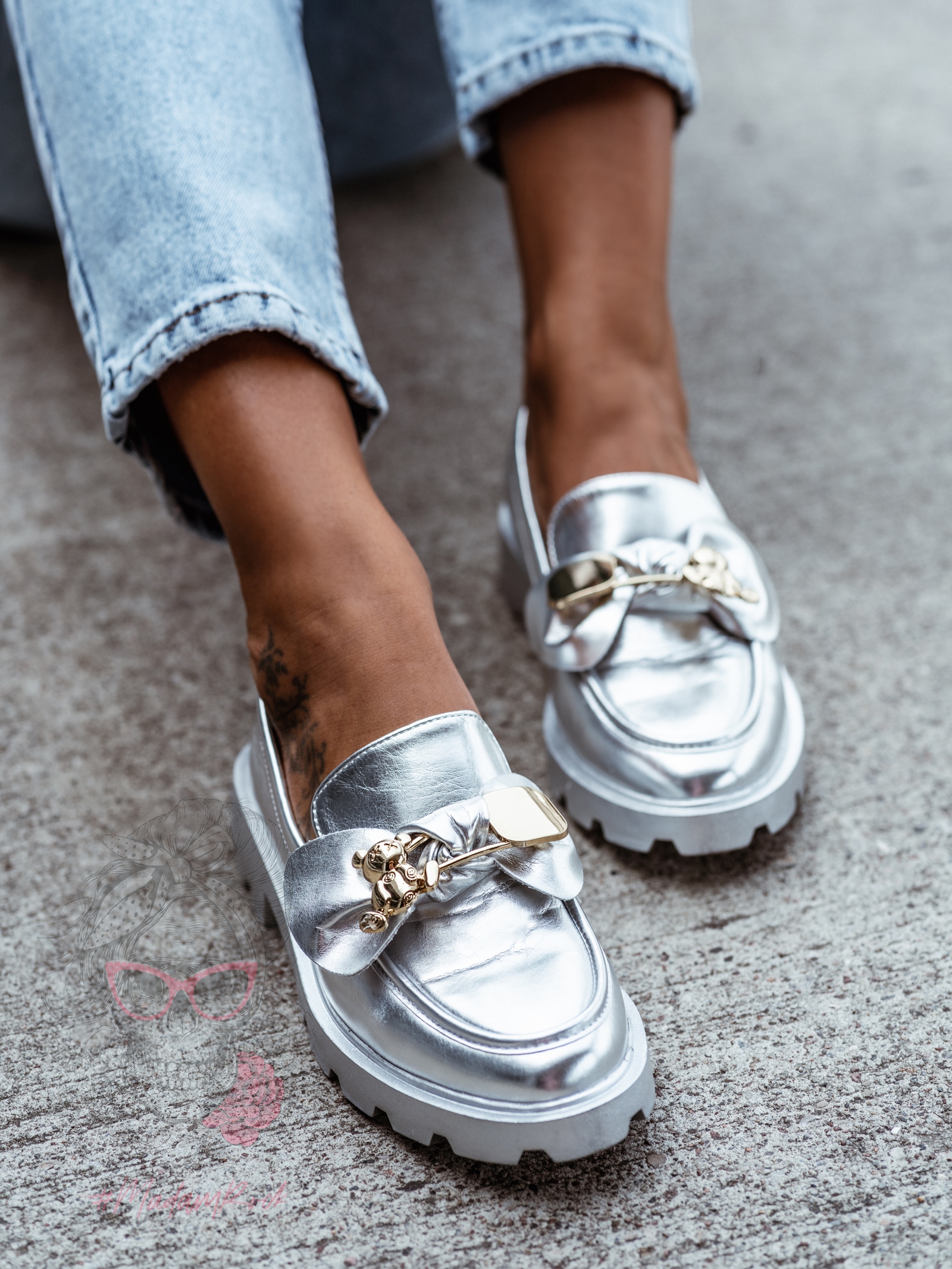 Mokasyny Madam Bobi srebrne