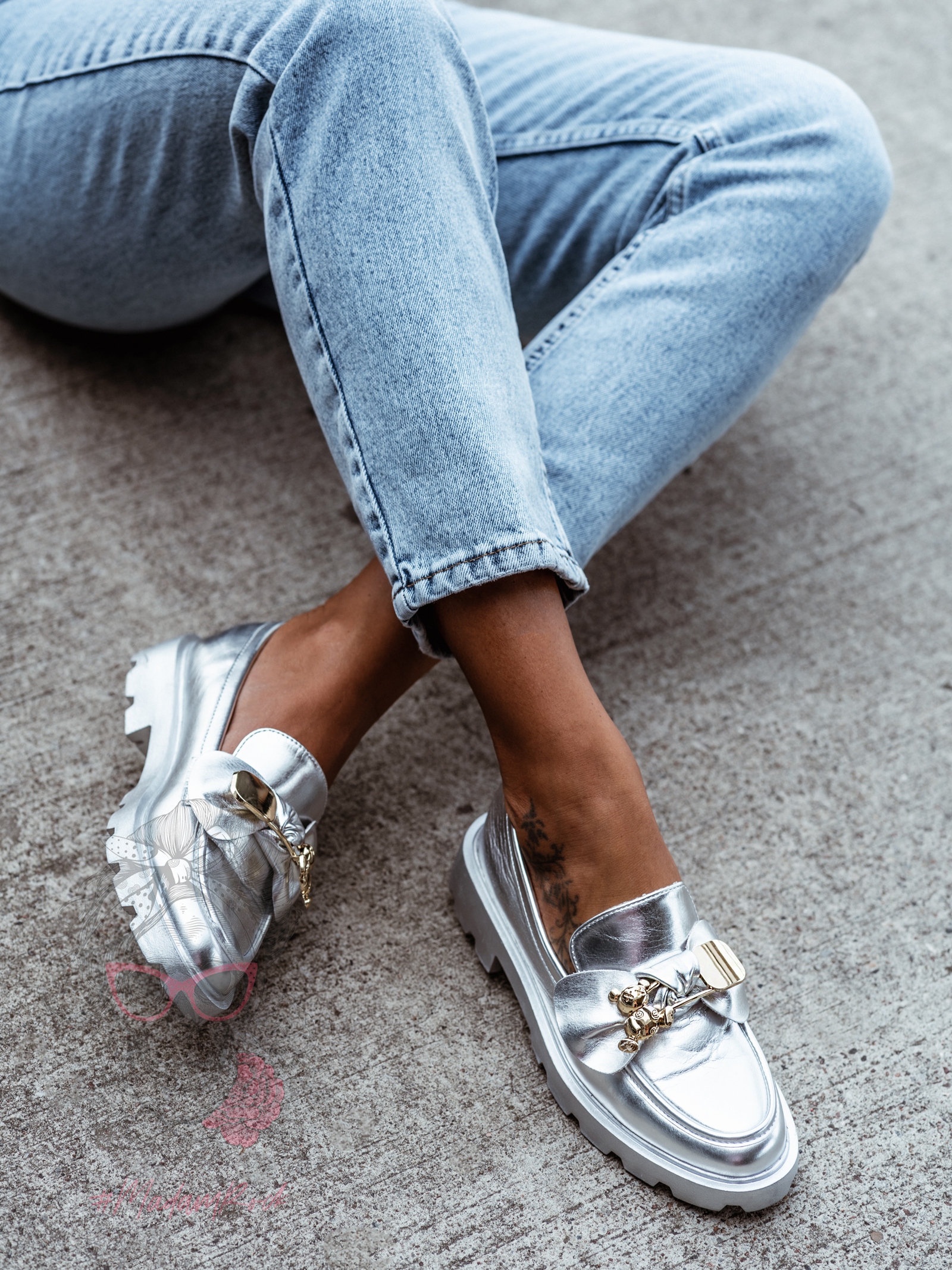 Mokasyny Madam Bobi srebrne