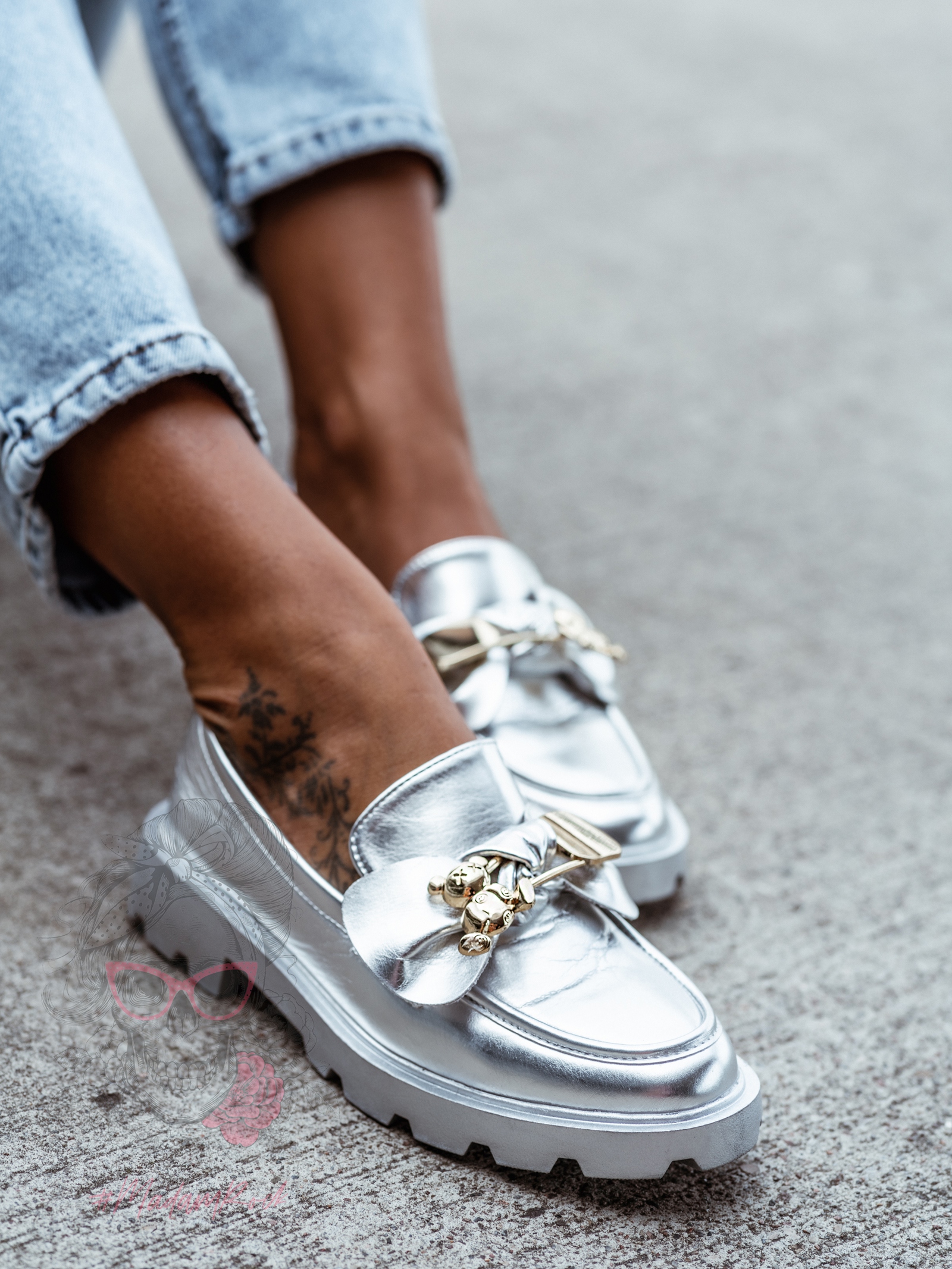 Mokasyny Madam Bobi srebrne