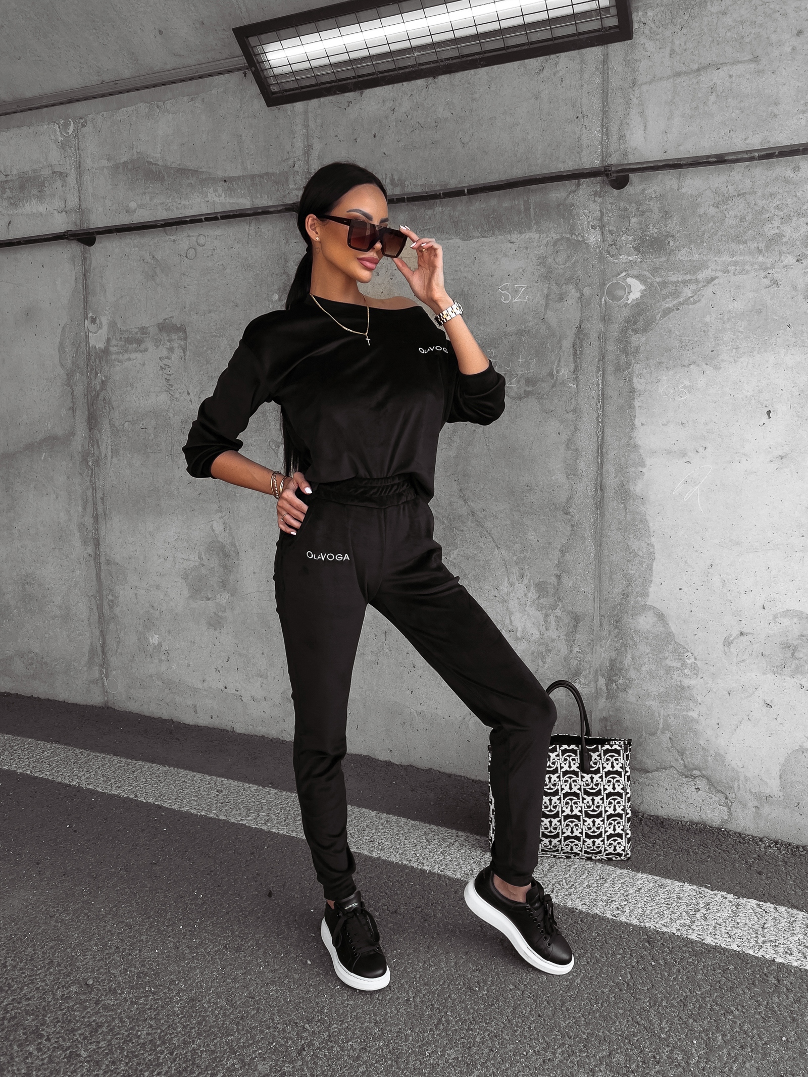 Komplet damski welurowy Oroton Ola Voga czarny