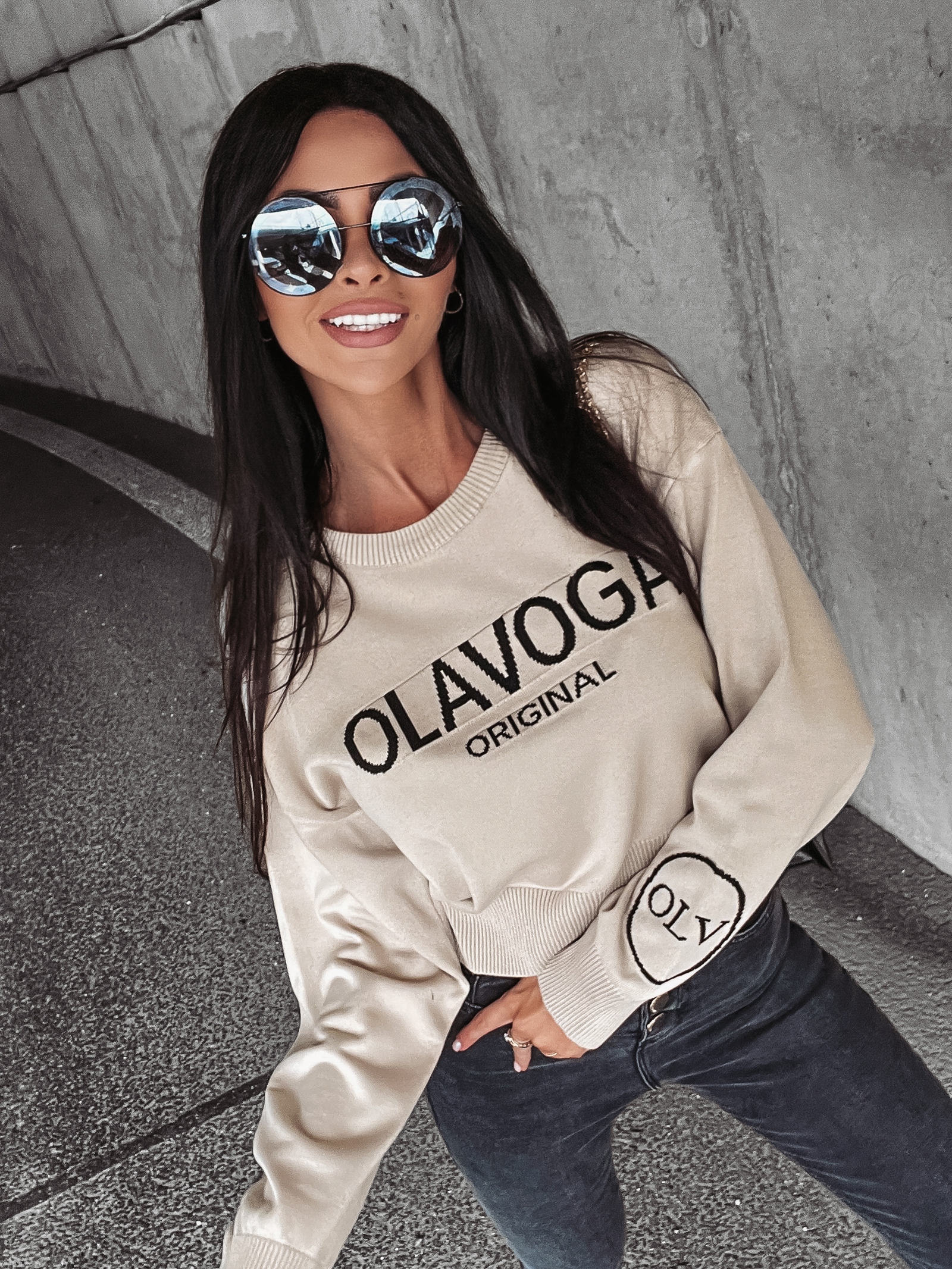 Sweter damski logowany Kasumi Ola Voga beżowy