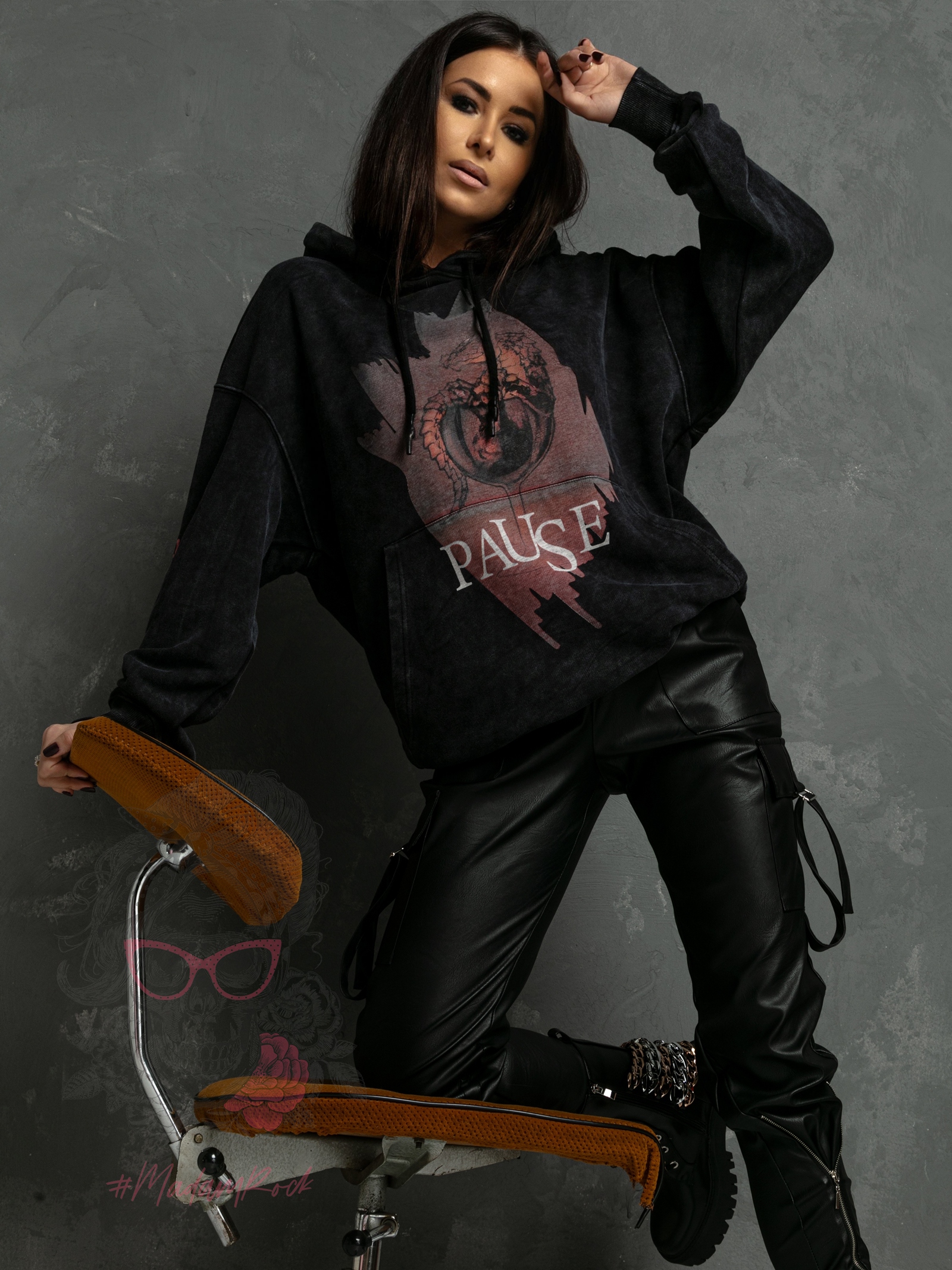 Bluza dekatyzowana MC Deragona czarna