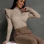 Bluzka prążkowana ze złotymi napami Adriella beżowa