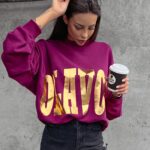 Bluza bawełniana oversize złoty nadruk Varis Ola Voga bordowa