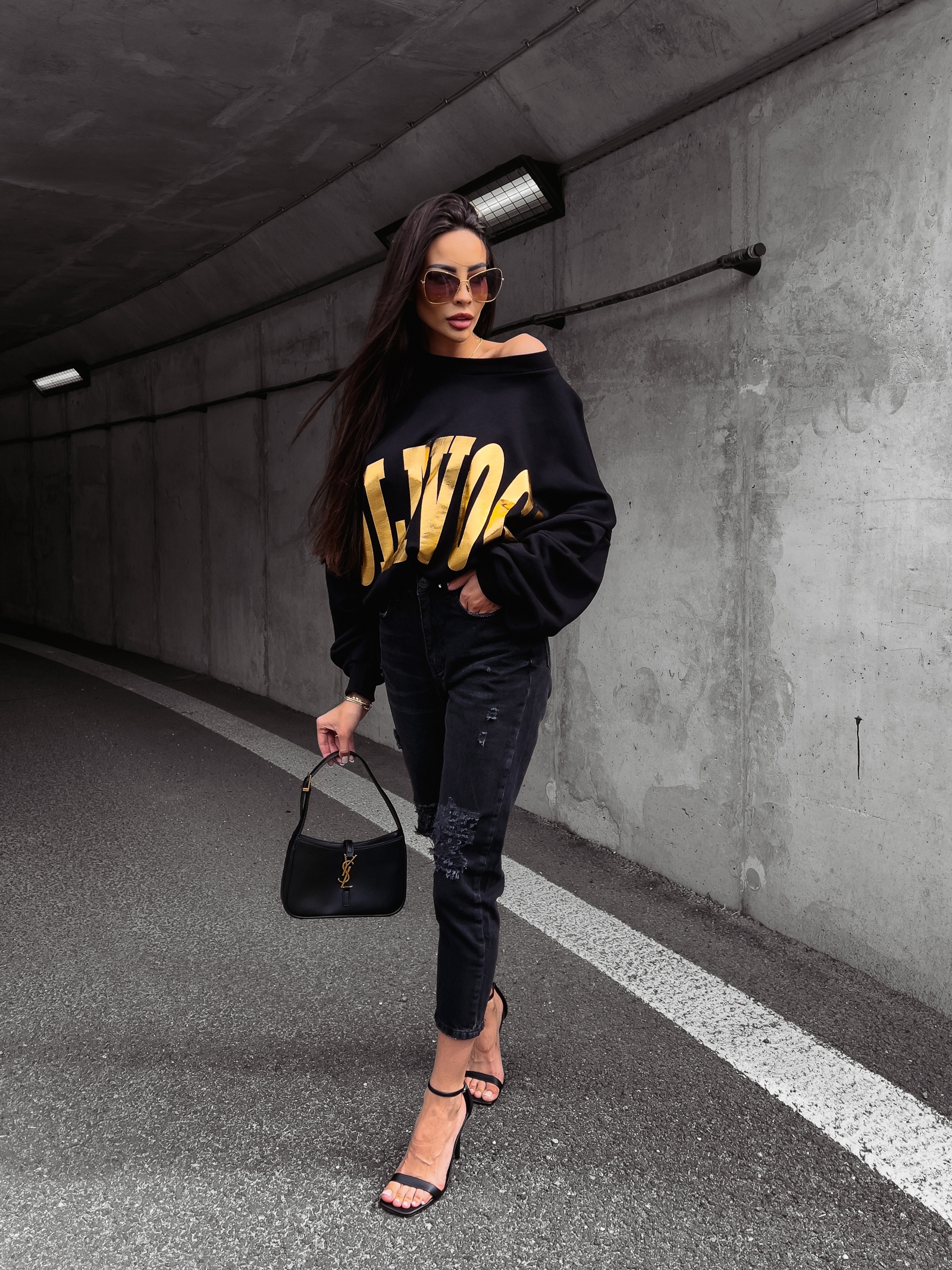 Bluza bawełniana oversize złoty nadruk Varis Ola Voga czarna