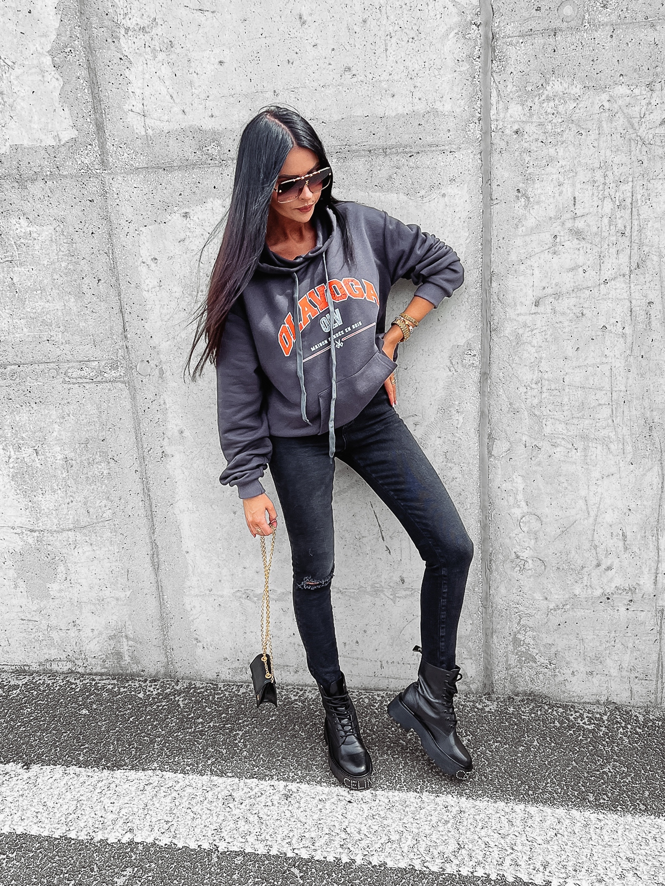 Bluza klasyczna damska z kapturem Ranci Ola Voga grafitowa