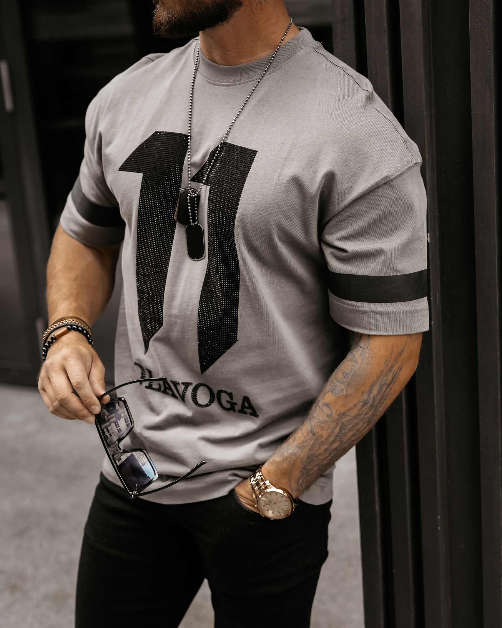 T-shirt bawełniany męski cekinowa aplikacja Brian Ola Voga grafitowa