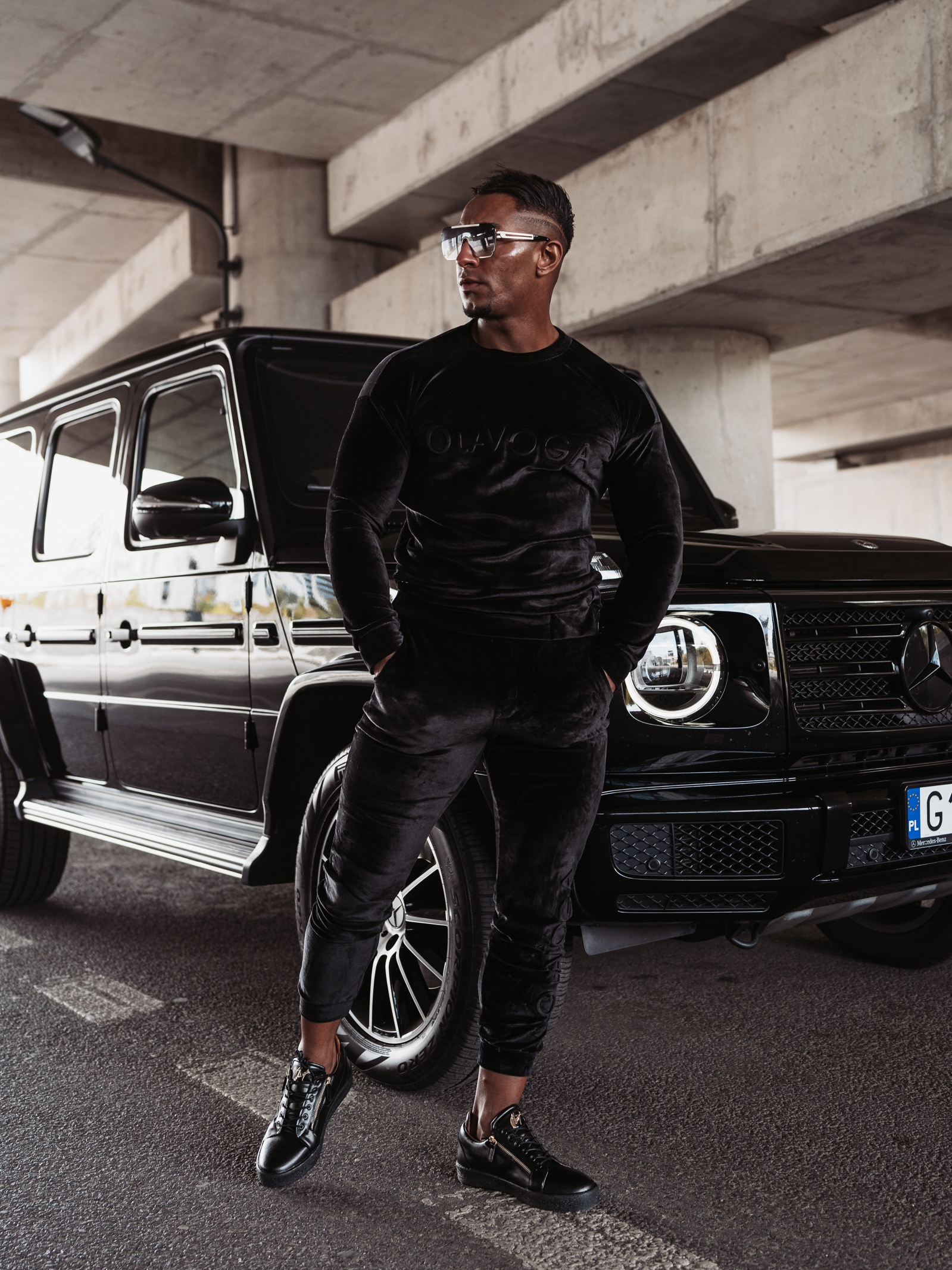 Komplet welurowy męski Beryl Ola Voga czarny