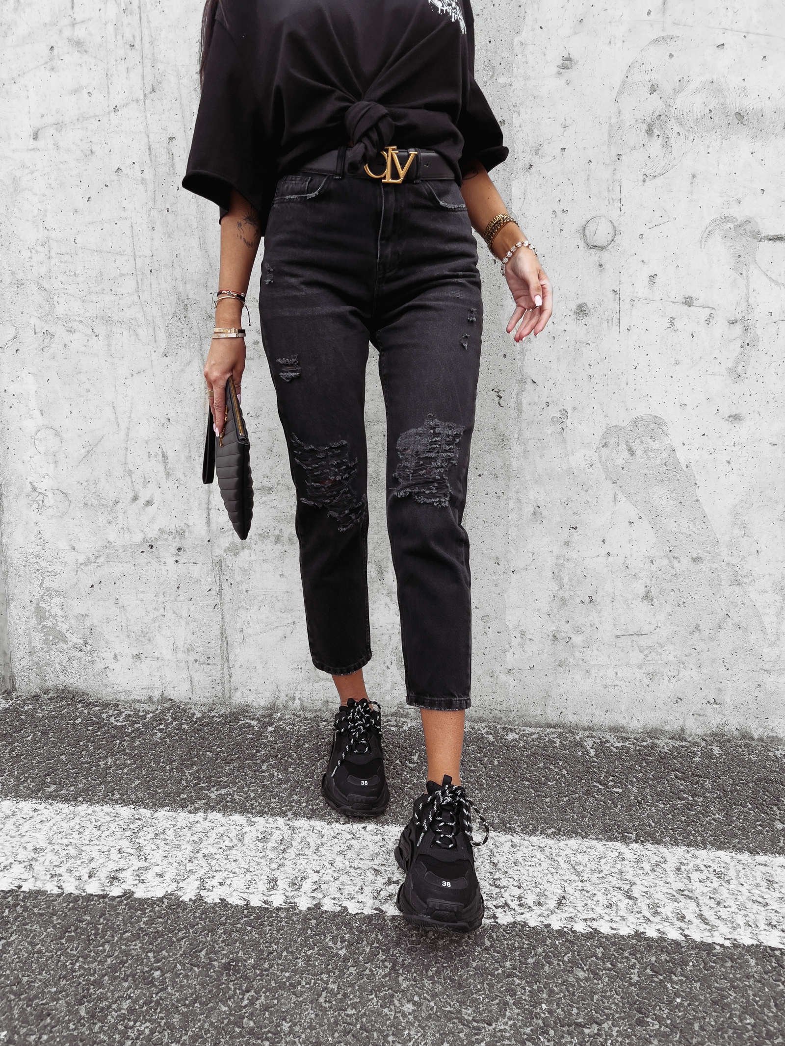 Spodnie jeansowe damskie z przetarciami Verti Ola Voga czarne Spodnie jeansowe damskie z przetarciami Verti Ola Voga czarne