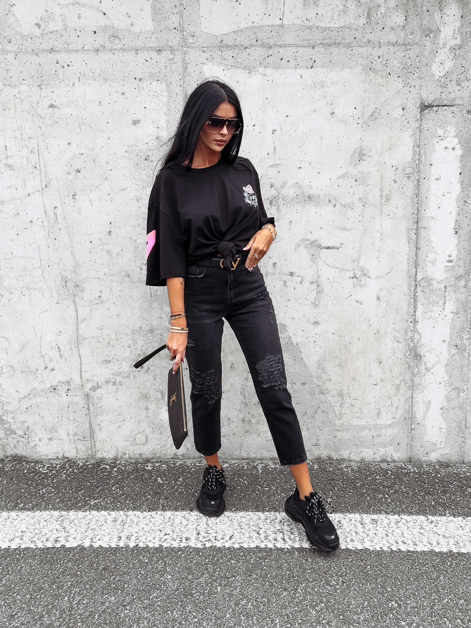 Spodnie jeansowe damskie z przetarciami Verti Ola Voga czarne Spodnie jeansowe damskie z przetarciami Verti Ola Voga czarne