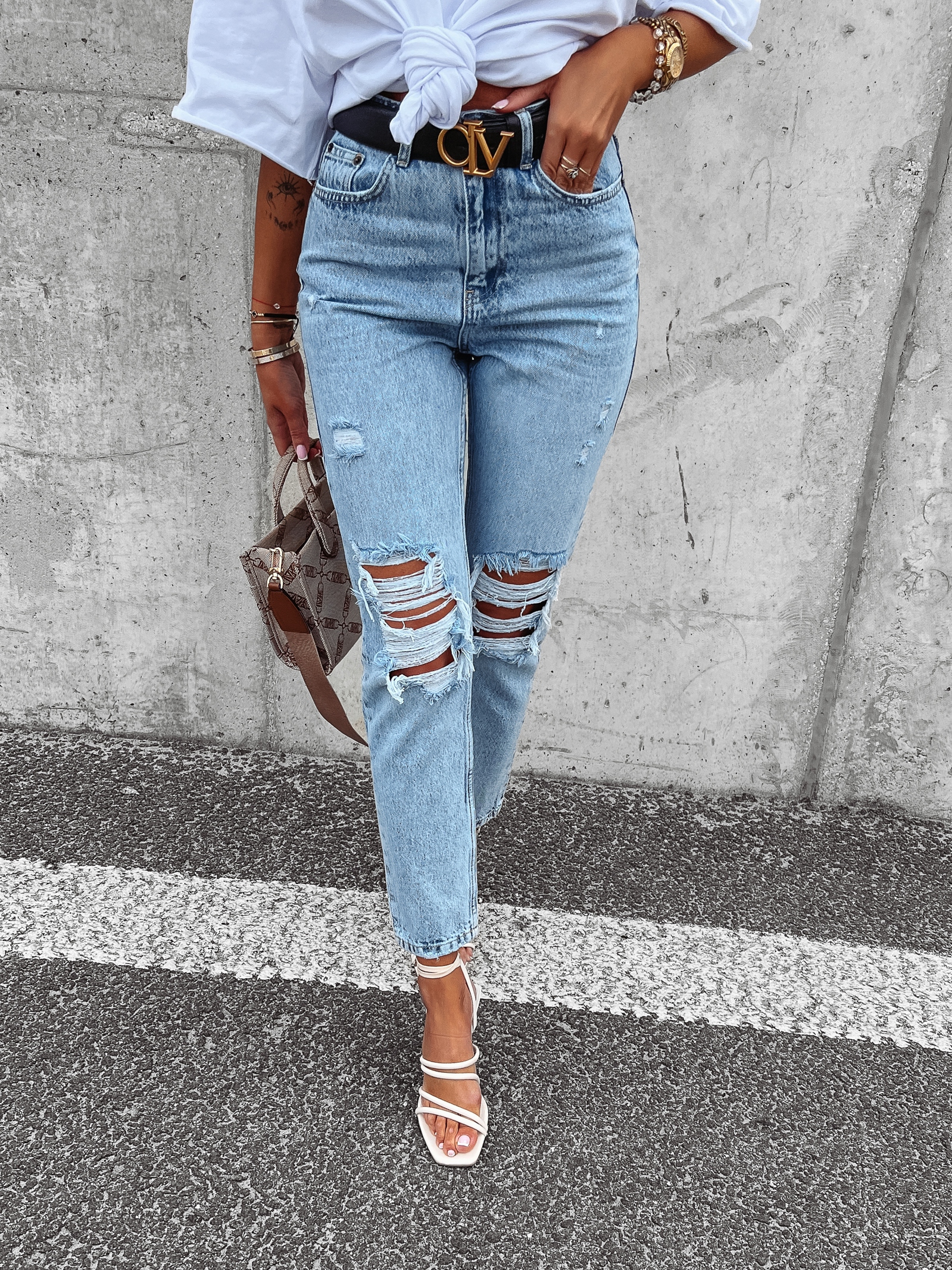 Spodnie jeansowe damskie z przetarciami Verti Ola Voga niebieskie