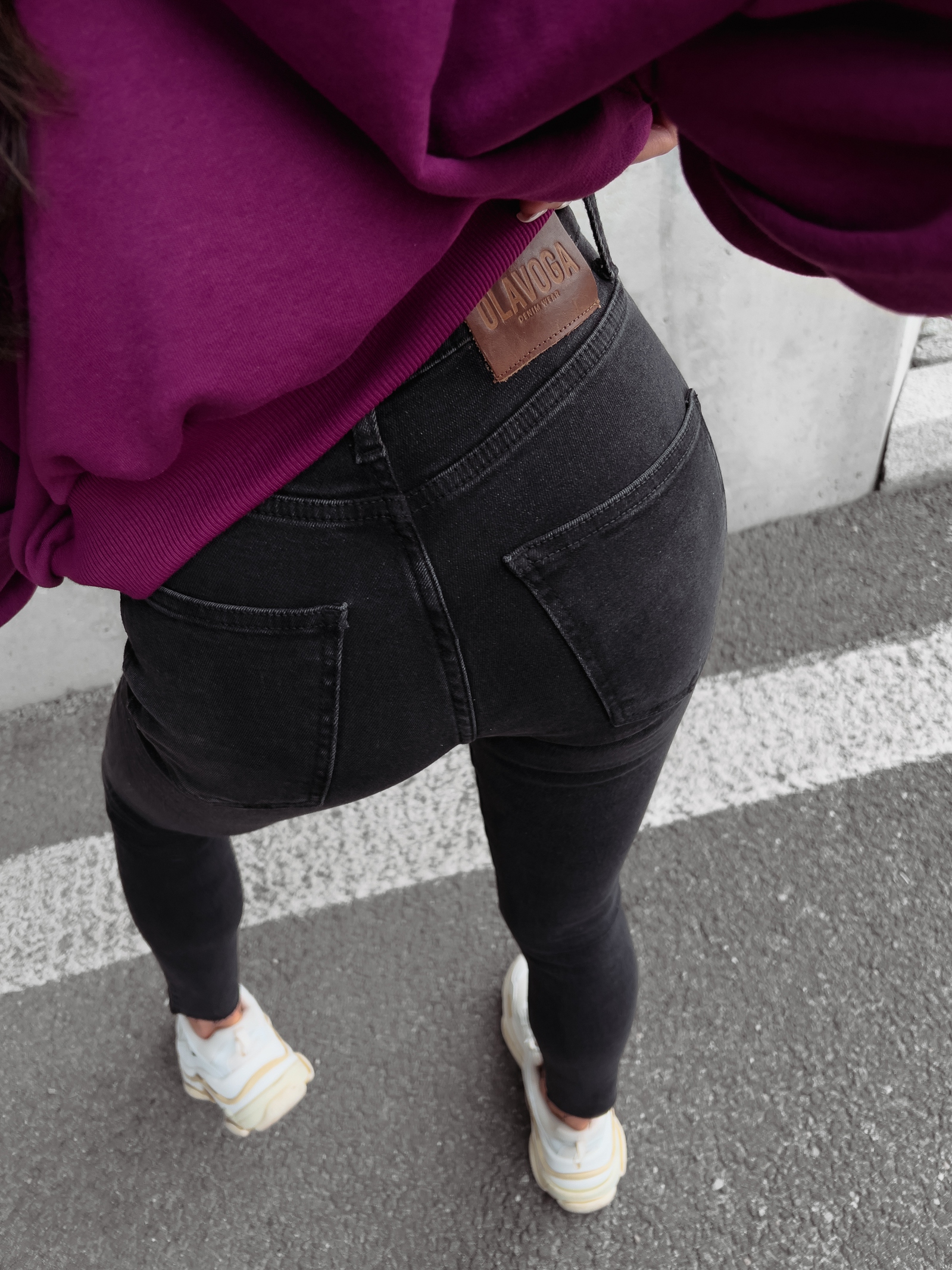 Spodnie jeansowe damskie fit mom Future Ola Voga czarne