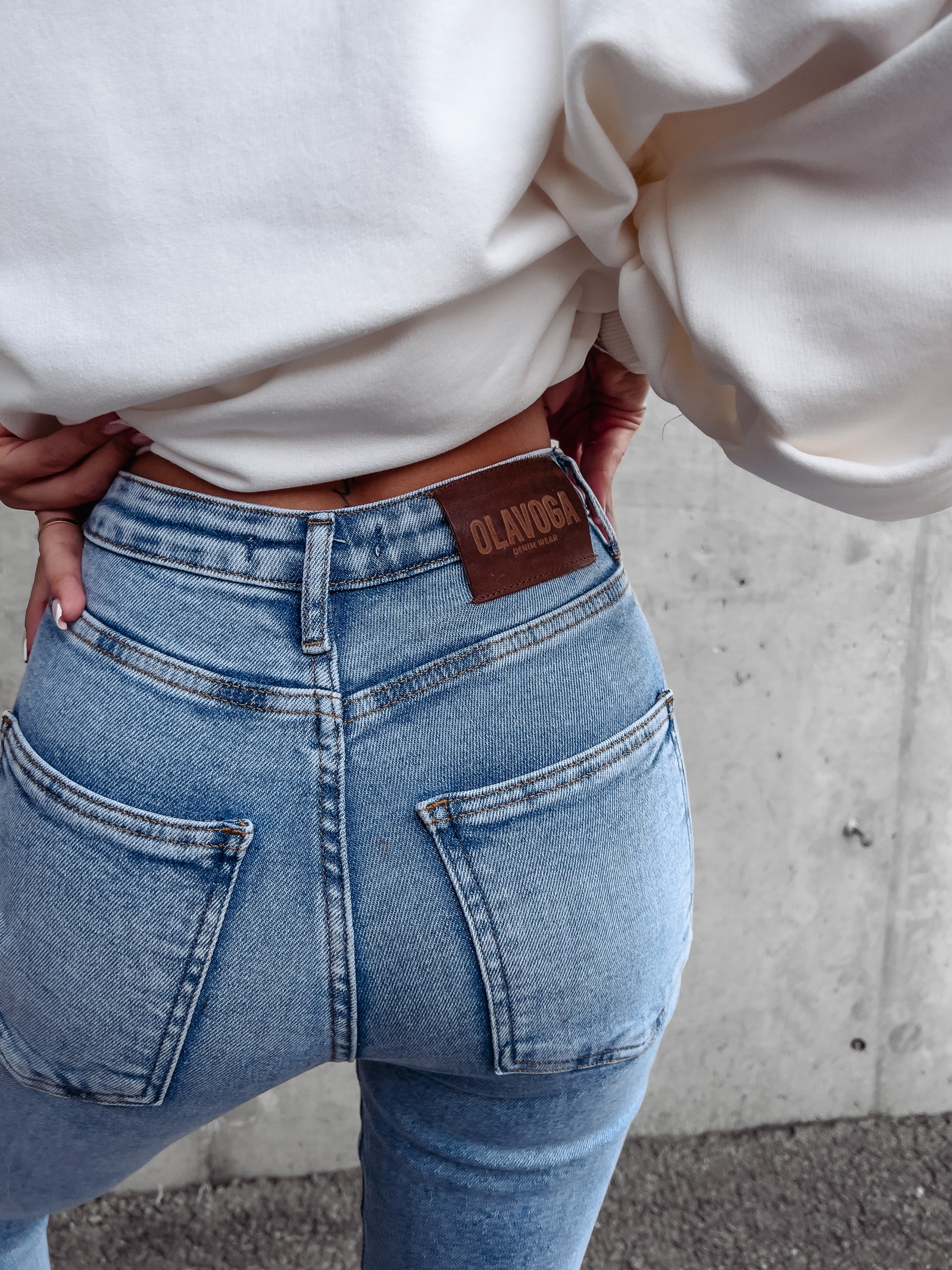 Spodnie jeansowe damskie fit mom Future Ola Voga niebieskie Spodnie jeansowe damskie fit mom Future Ola Voga niebieskie