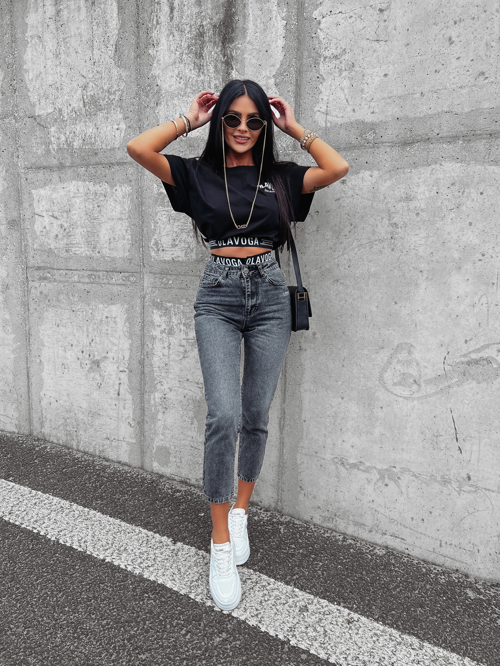 T-shirt bawełniany z haftem Varte Ola Voga czarny T-shirt bawełniany z haftem Varte Ola Voga czarny