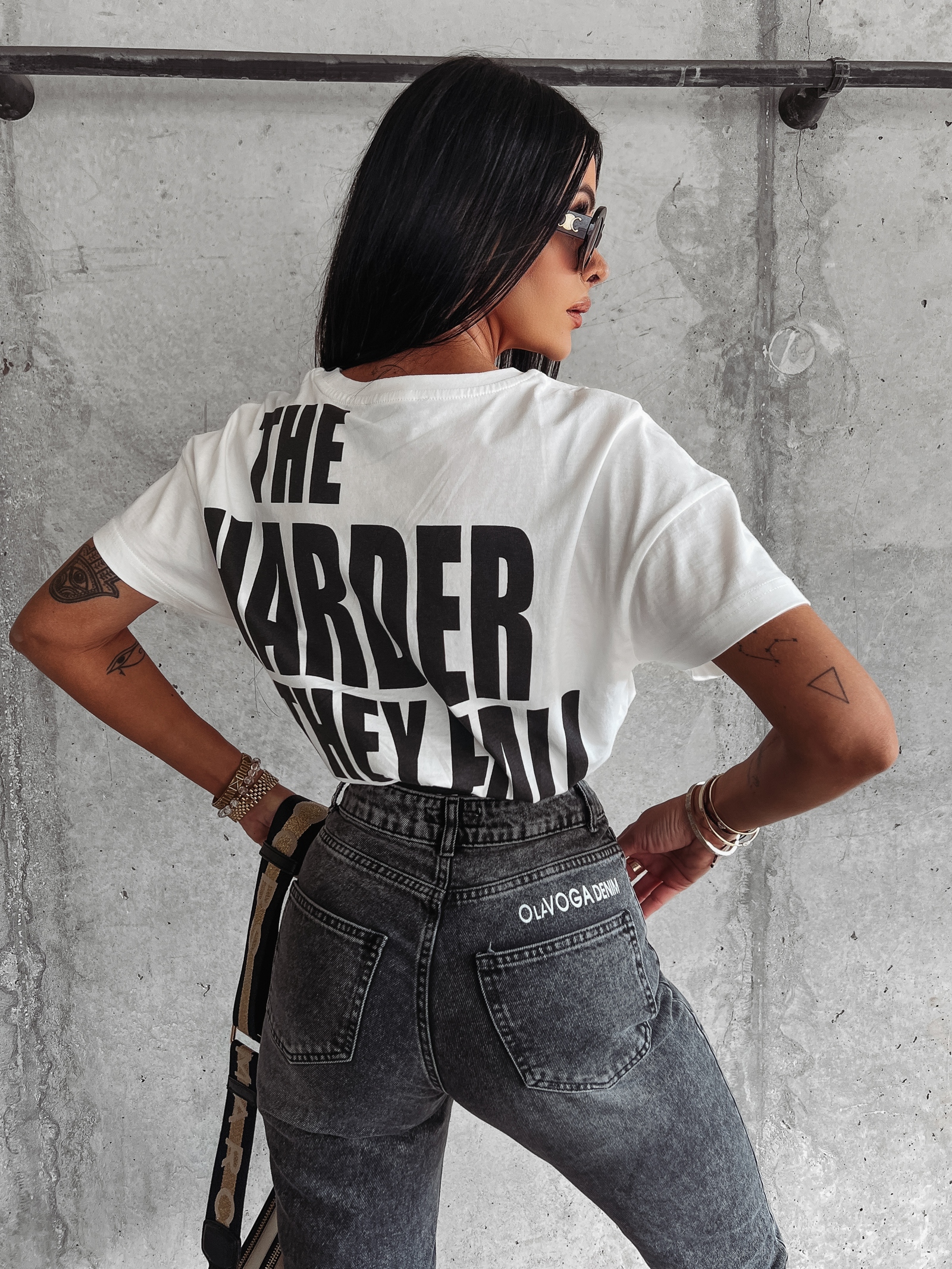 T-shirt bawełniany z haftem Varte Ola Voga ecru