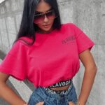 T-shirt bawełniany z haftem Varte Ola Voga różowy