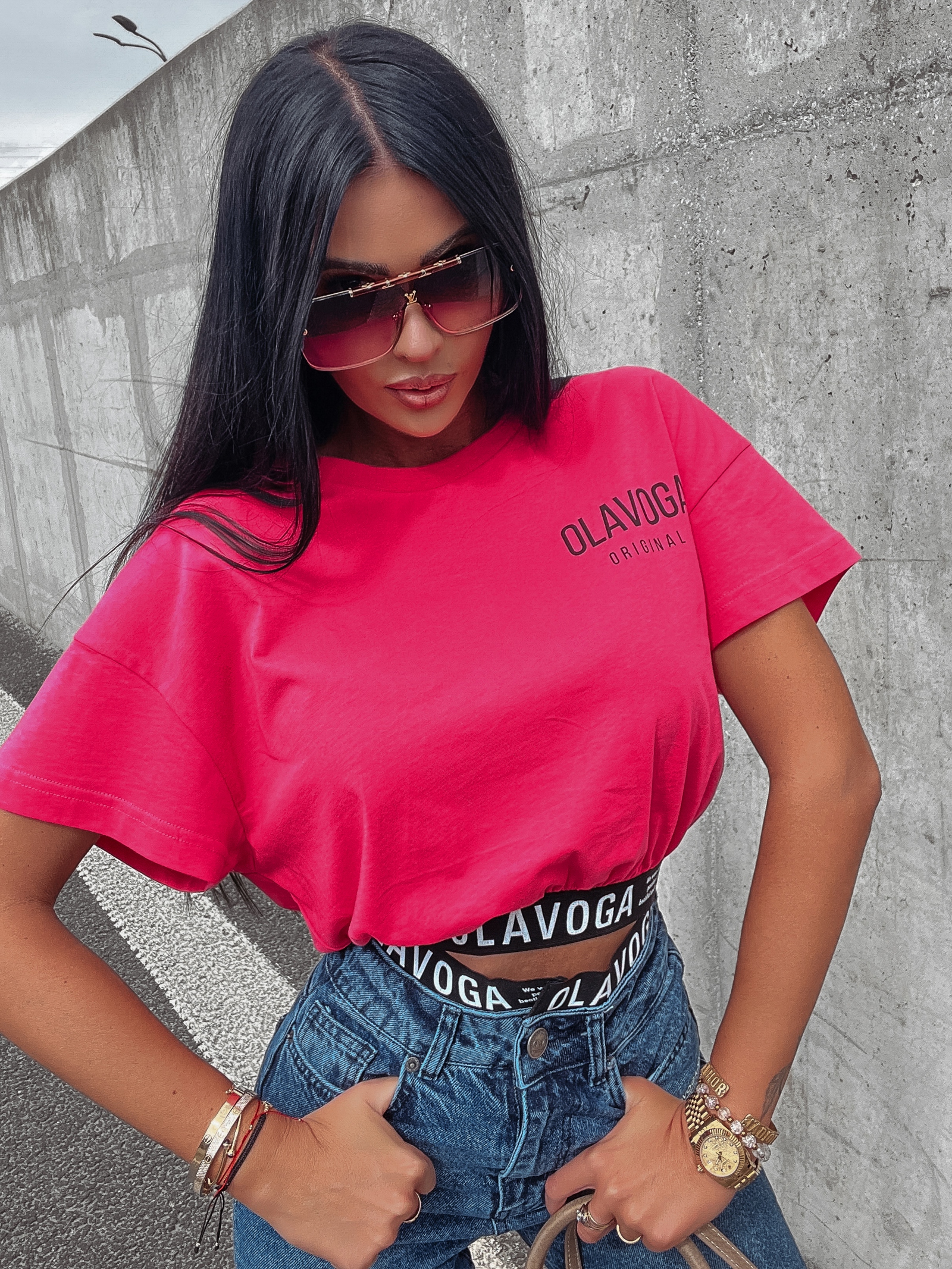 T-shirt bawełniany z haftem Varte Ola Voga różowy