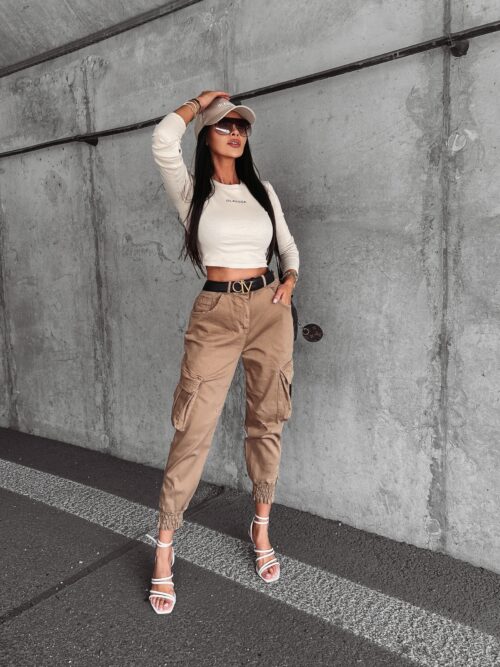 Bluzka dopasowana basicowa True Ola Voga beżowa