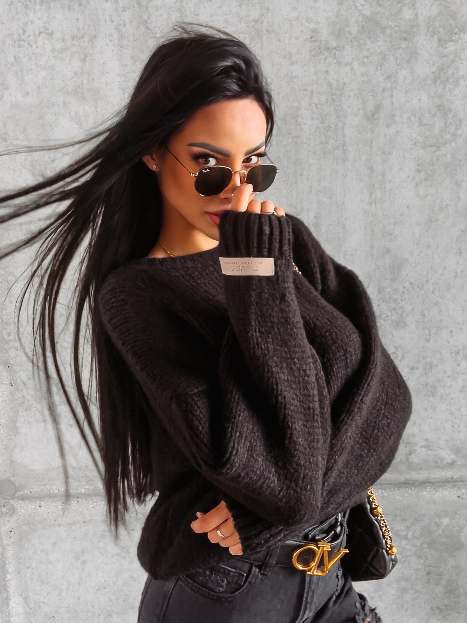 Sweter oversize Camel Ola Voga czarny